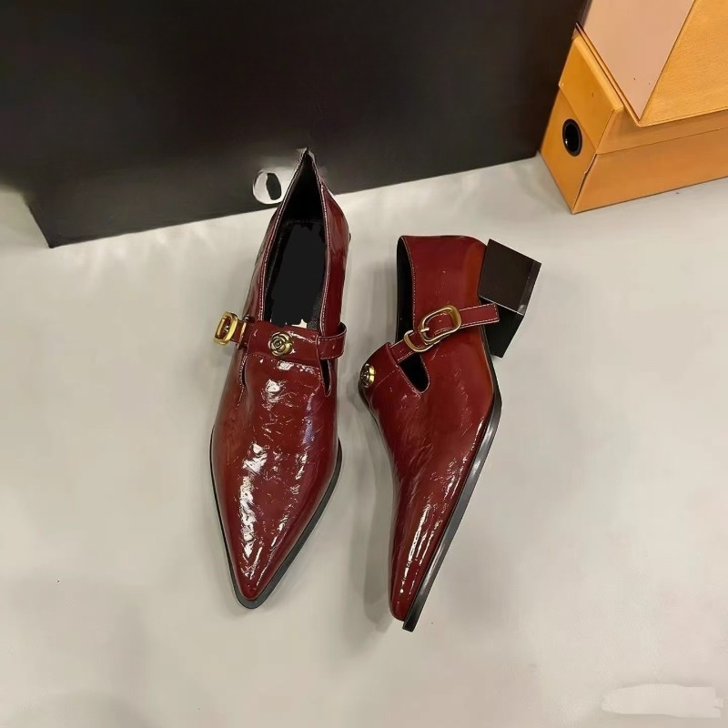 Platte zool Dikke zool Puntige - Pointed Toe Flat recensie en prijs